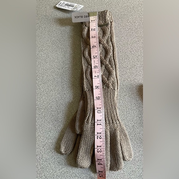 Picabo Black Beige Wool Blend Long Cable Knit Gloves O/S - Picture 7 of 8
